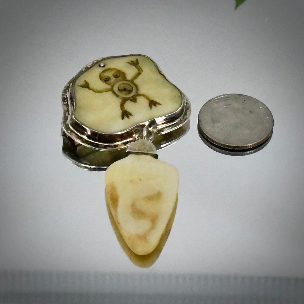 Vintage Chris Bales Elligators Sterling Silver Carved Bone Tooth Pendant Brooch